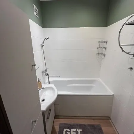 Spacious 2 Bedroom 1 Stop From Historical Center Kosice