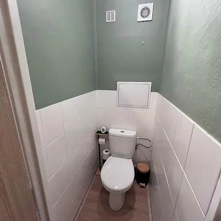 Spacious 2 Bedroom 1 Stop From Historical Center Kosice